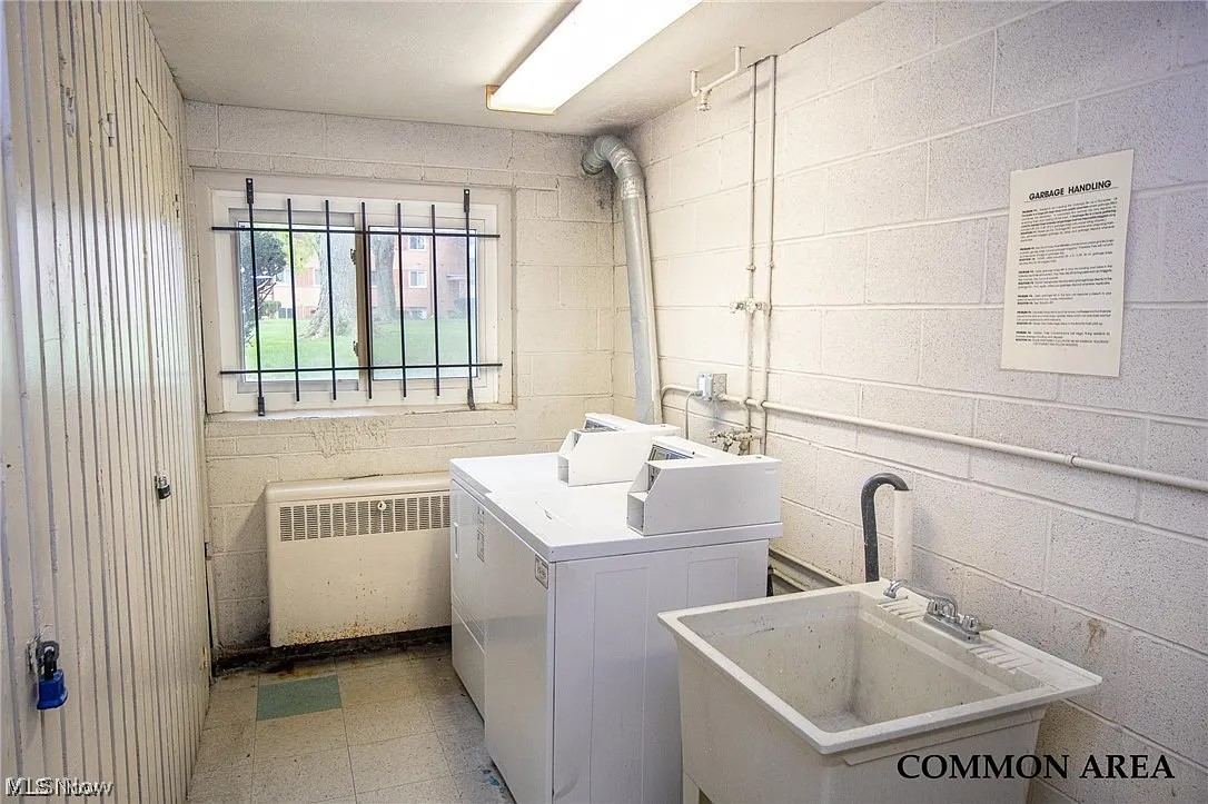 Golden Oaks Condo - Residential