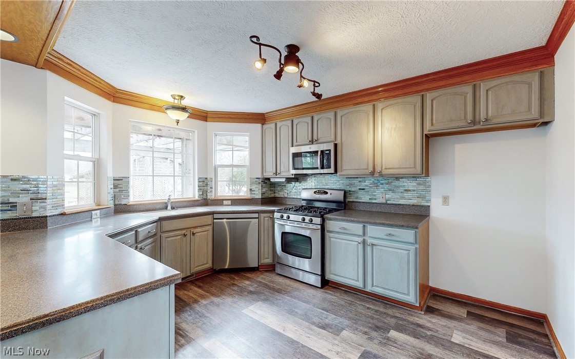 Larken Lakes - Residential