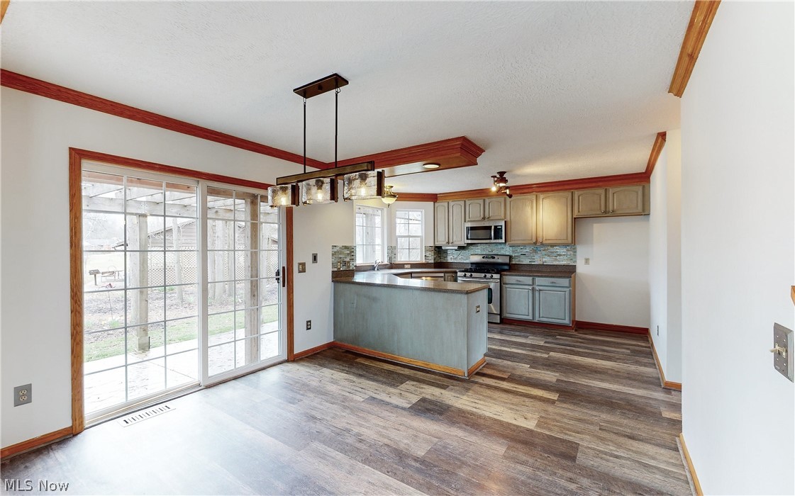 Larken Lakes - Residential