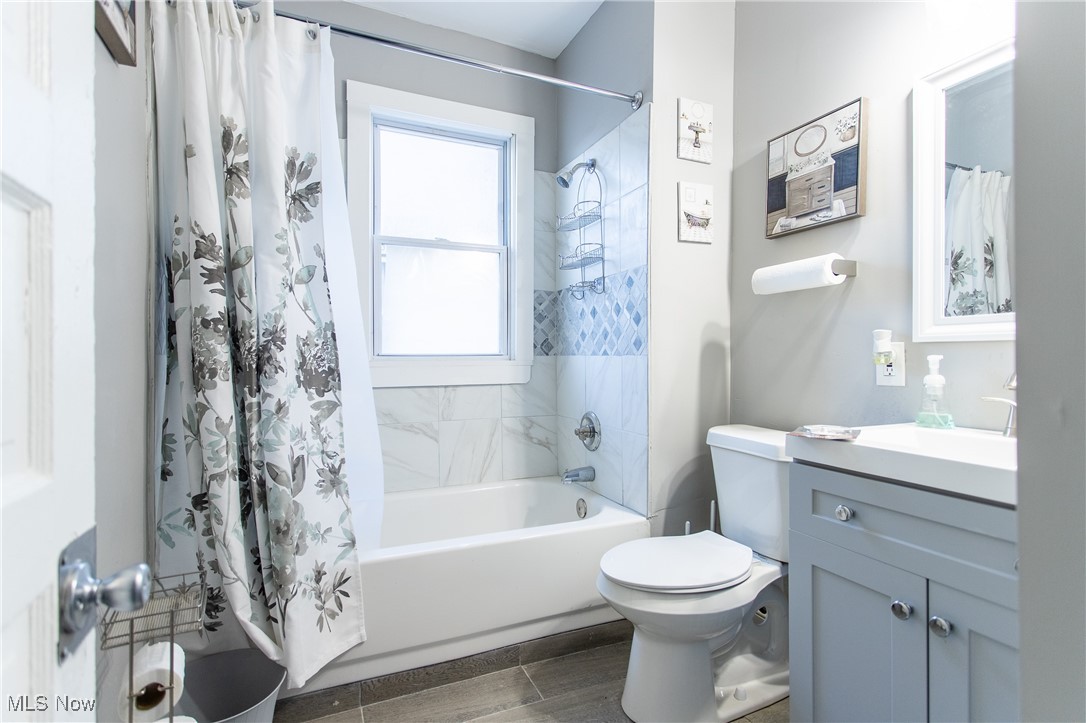 Cleveland, Ohio 44106, United States, 5 Bedrooms Bedrooms, ,2 BathroomsBathrooms,Residential,Active,99643