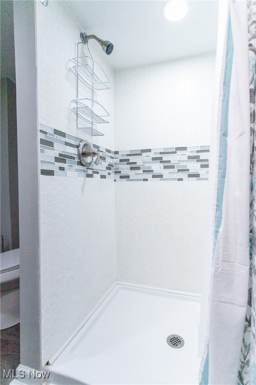 Cleveland, Ohio 44106, United States, 5 Bedrooms Bedrooms, ,2 BathroomsBathrooms,Residential,Active,99643