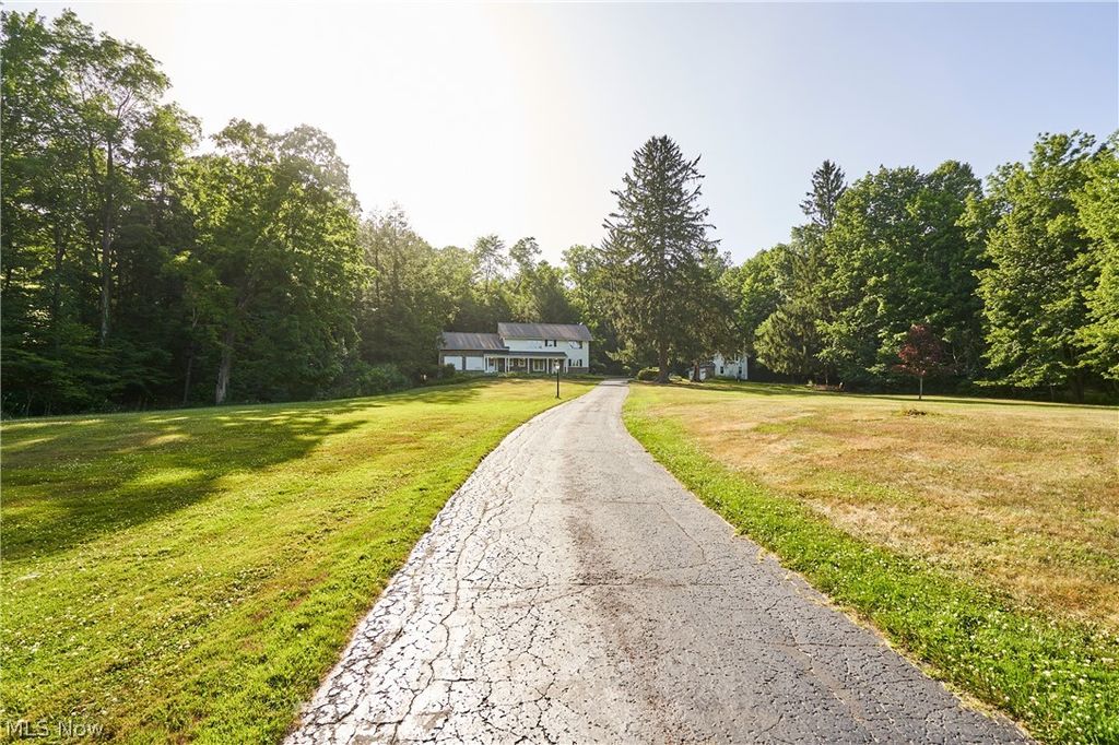 Photo of 10331 Butternut Road, Chesterland, OH 44026 (MLS # 5224281)