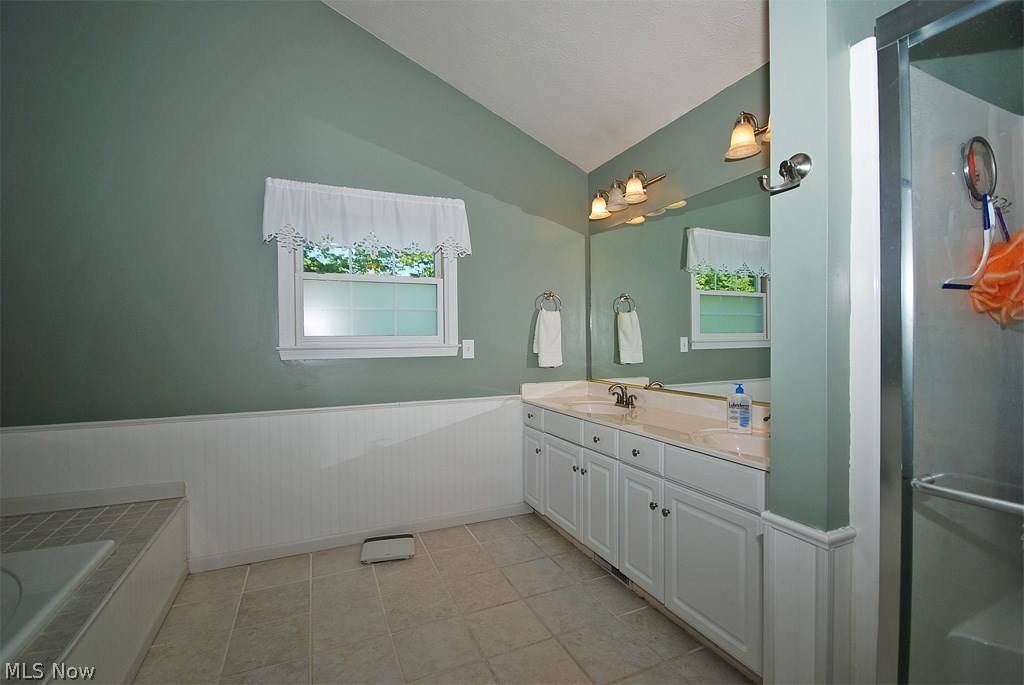 Lakes of Aurora - Residential