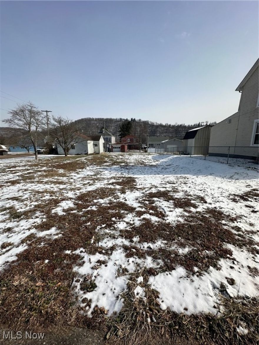 Here's your chance to purchase a flat lot in the heart of Shadyside that's ready for you and your dreams. Don't miss your chance to own this great lot and build your dream home.