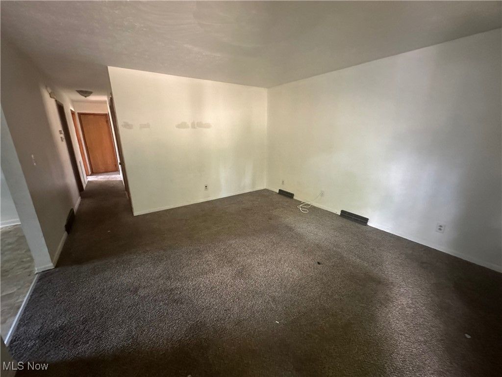 Photo of 1916 17th Street SW, Akron, OH 44314 (MLS # 5179422)