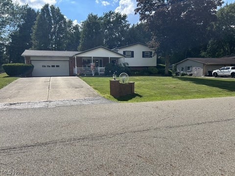 Homes For Sale - 8639 Candlewood Avenue<br/> North Canton, OH 44720