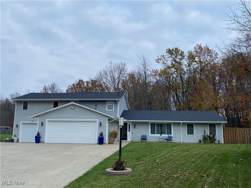 34114 Gem Circle, North Ridgeville, Ohio image 1