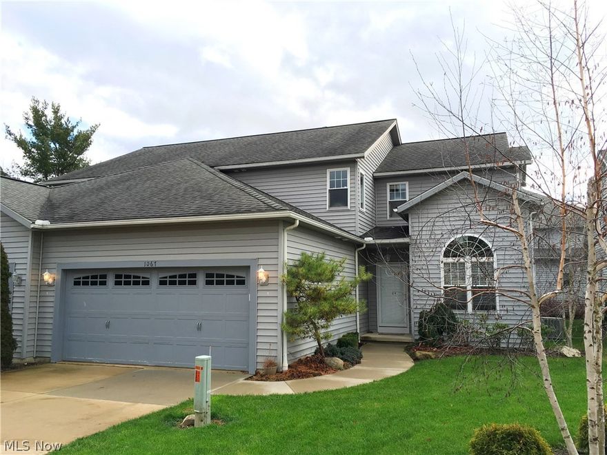 Spectacular Greystone home in excellent condition with 3 bedrooms, 3.5 bathrooms and built in 2004. Great room with many windows and 18 ft. ceiling. Updated kitchen with stainless steel appliances and wood floor. Master bedroom on first floor, walk-in closet, master bathroom with large tub, shower, 2 sinks and tile floor. A large loft office area, first floor laundry, full basement, 2248 sq. ft. and a 2 car garage. Move-in ready!!