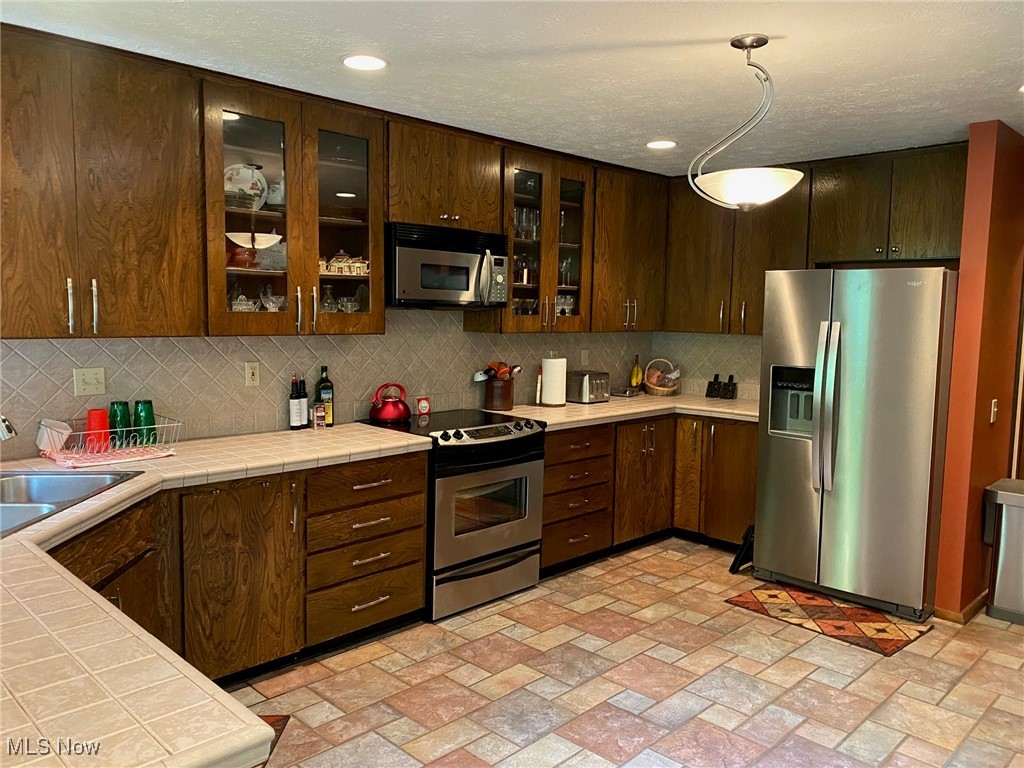17172 Valley Creek Drive, Strongsville, Ohio image 12