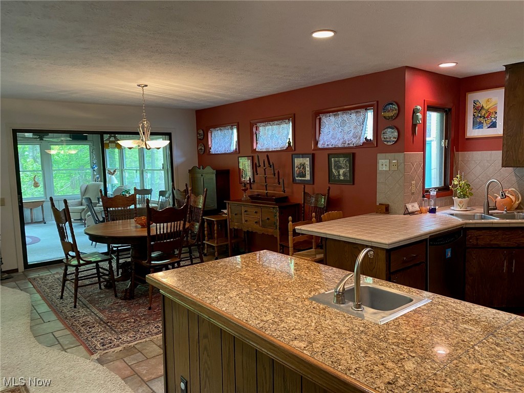 17172 Valley Creek Drive, Strongsville, Ohio image 11