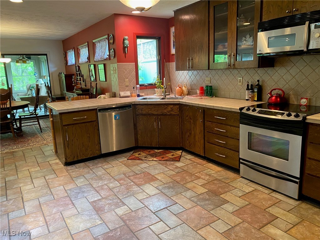 17172 Valley Creek Drive, Strongsville, Ohio image 8