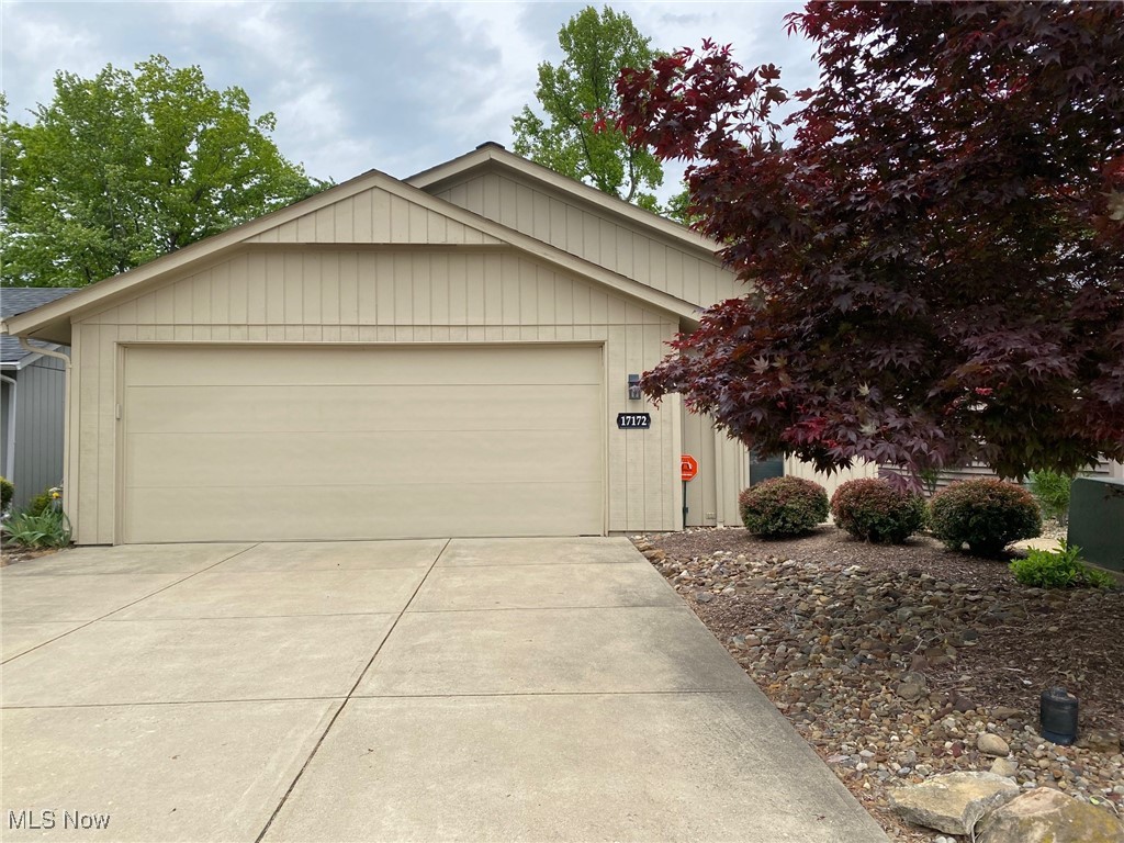17172 Valley Creek Drive, Strongsville, Ohio image 1