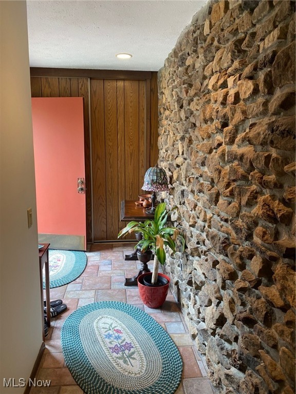 17172 Valley Creek Drive, Strongsville, Ohio image 4