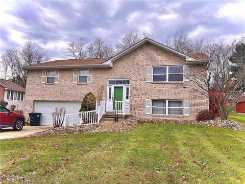 Homes For Sale - 512 Pine Valley Drive<br/> Jefferson County, Steubenville, OH 43952