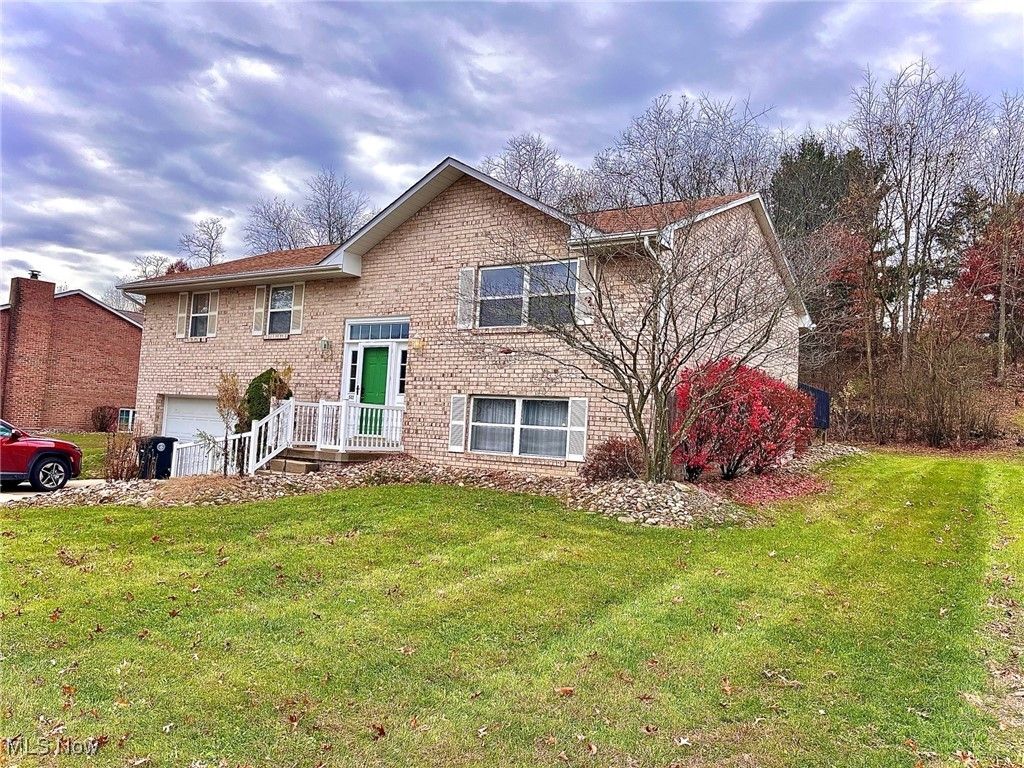 Photo of 512 Pine Valley Drive, Steubenville, OH 43952 (MLS # 5184712)