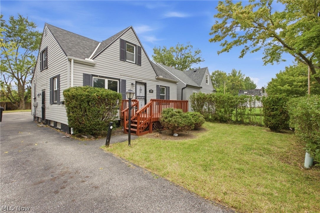 892 E 139th Street