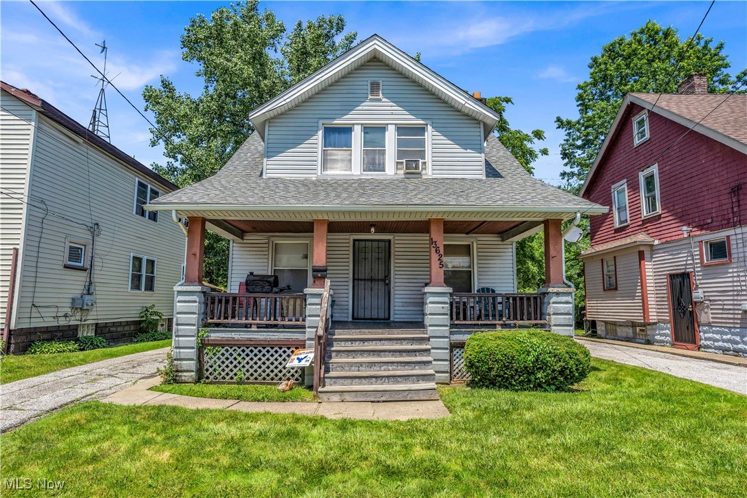 This colonial-style single-family home, located in Cleveland, features 3 bedrooms and 1 full bathroom. Set in a neighborhood known for its low price points, this property is an attractive option for investors! Currently, there has been a long-term tenant in place since 2021, paying $750 per month plus utilities, with a month-to-month lease in effect. This arrangement provides immediate cash flow while also offering potential for future rent increases! The property is in need of full rehab, making it an ideal opportunity for investors to enhance its value through cosmetic updates or a full-scale renovation! With a low entry price and the possibility for rental increases, this property represents a promising long-term investment opportunity in a recovering area on the East Side! Don't miss out on this solid opportunity! Reach out to learn more!