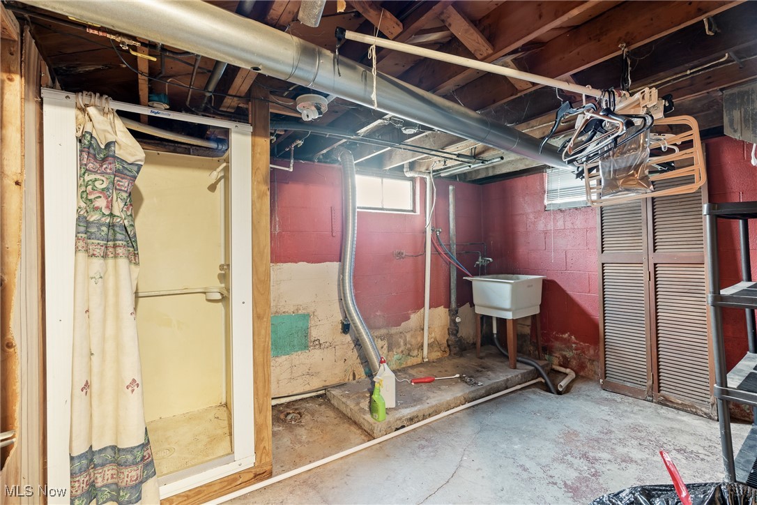 237 N Main Street, Youngstown, Ohio image 17