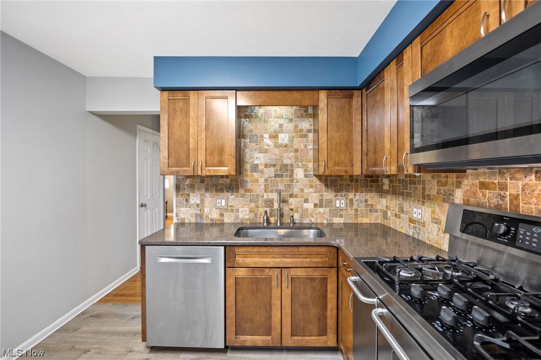 Gates Mills Blvd Estates - Residential