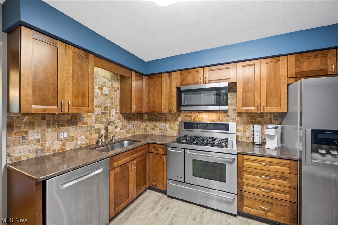 Gates Mills Blvd Estates - Residential