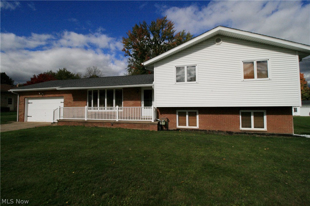 Welcome to 997 El Dorado, a beautiful home located in Hallmark Estates. Less than 5 minutes to 77 and all the amenities of S. Arlington Rd. This split level home has hardwood throughout the upper levels, 4 spacious bedrooms, 2 full baths, and a family room that walks out to a full privacy fenced backyard. Additional rec room in basement adds another 250+ feet of living space. New roof/gutters/siding and AC in 2010. Boiler had new heat changer in 2015. This home won't last so set up a showing today!