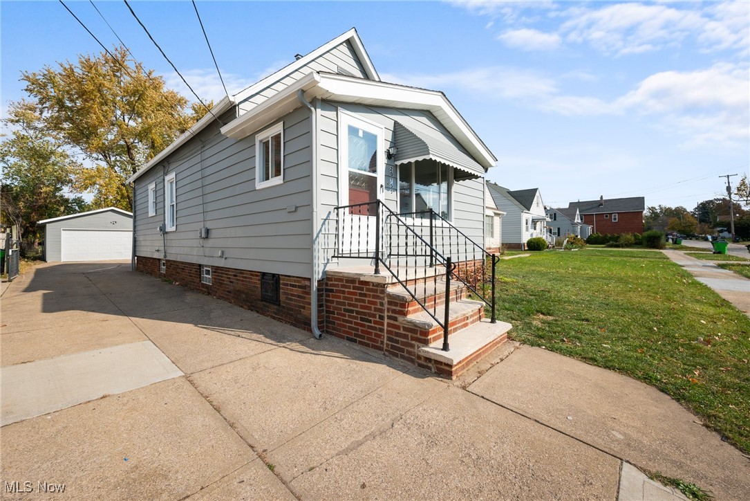 20755 N Vine Avenue, Cleveland, Ohio image 2