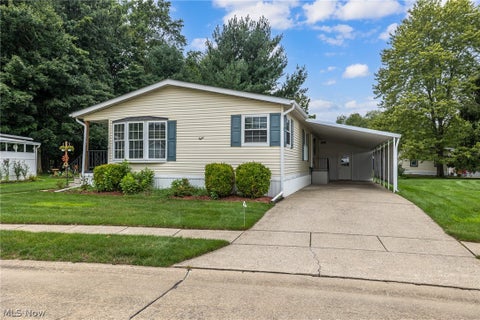 8 Jessica Lane, Olmsted Twp, OH 44138 - #: 5230617