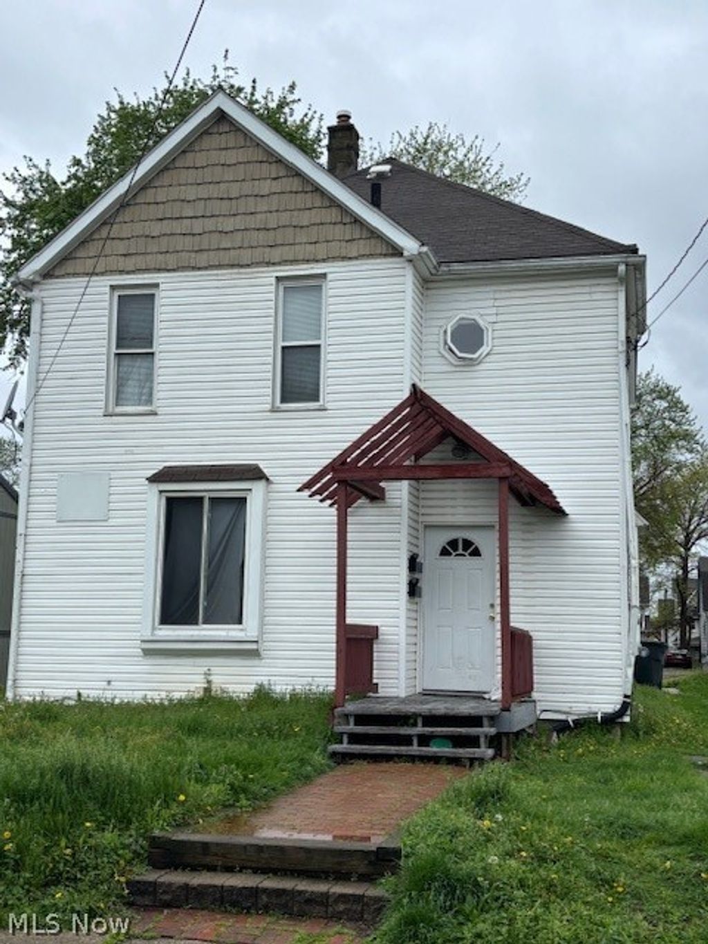 Photo of 450 Allyn Street, Akron, OH 44304 (MLS # 5207405)