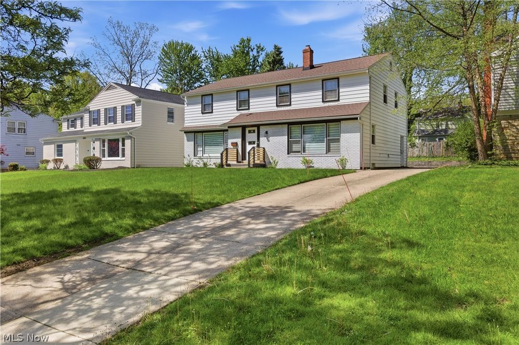Photo of 2056 Laurel Hill Drive, South Euclid, OH 44121 (MLS # 5211582)