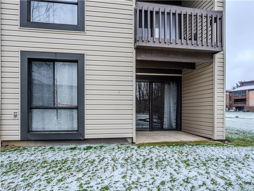 Photo of 6260 Greenwood Pkwy Parkway #101, Sagamore Hills, OH 44067 (MLS # 5195961)