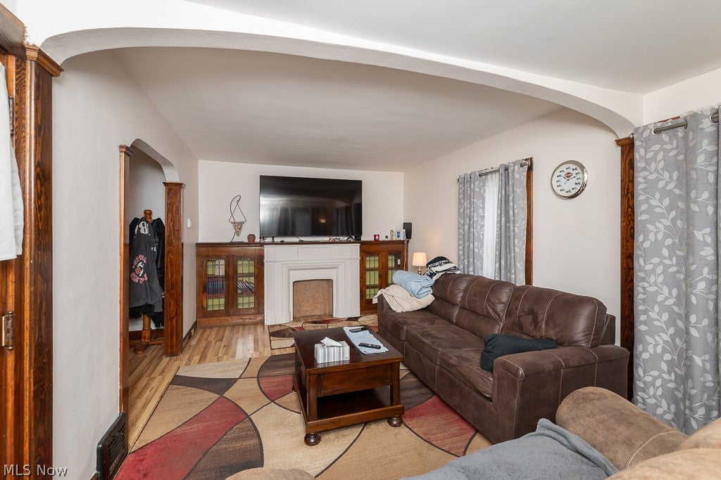 4572 W 149th Street