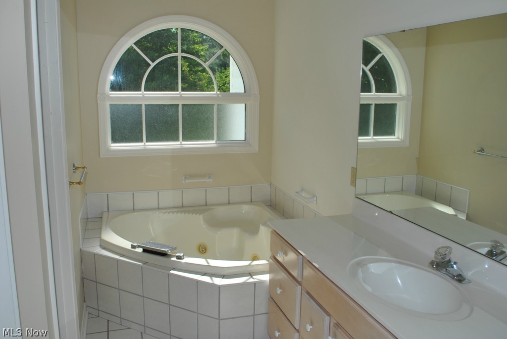 Emerald Woods 01 Ph 04 - Residential