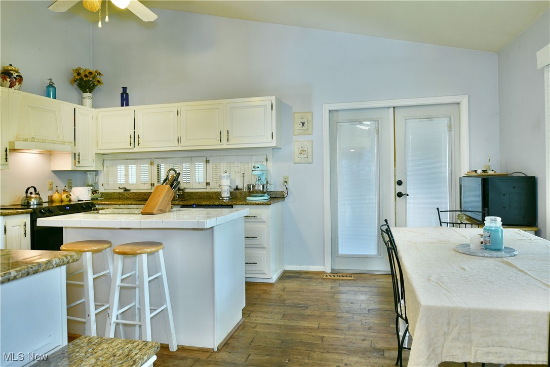 6152 Southern Hills Court, Canfield, Ohio image 12