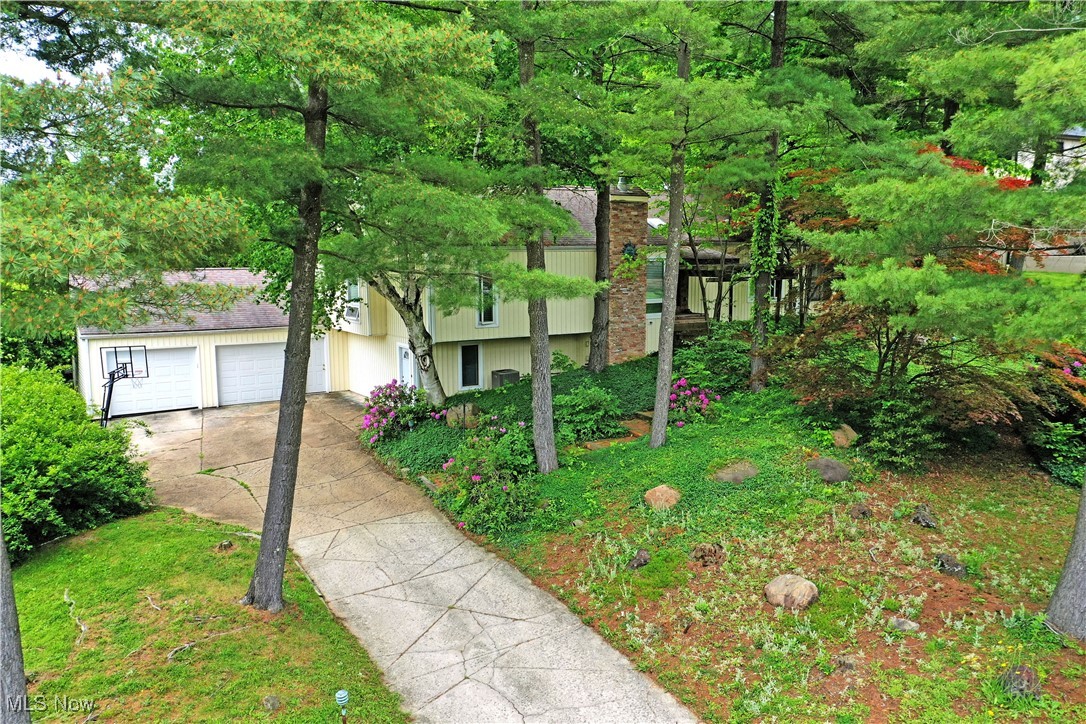 6152 Southern Hills Court, Canfield, Ohio image 1