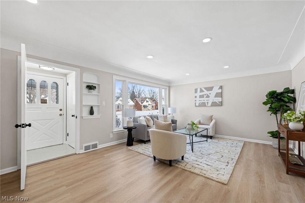 Photo of 4226 Okalona Road, Cleveland, OH 44121 (MLS # 5188137)