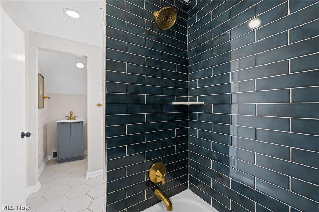 Cedar Center - Residential