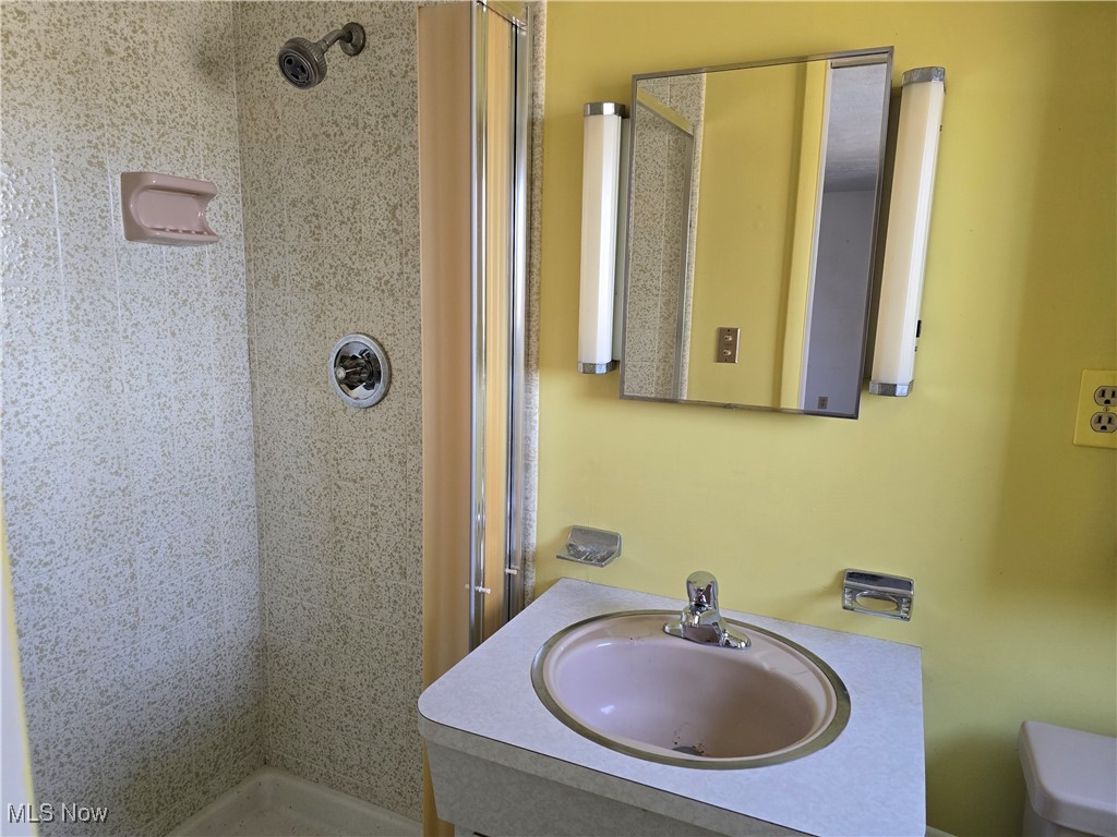 6516 W Ridgewood Drive, Parma, Ohio image 21