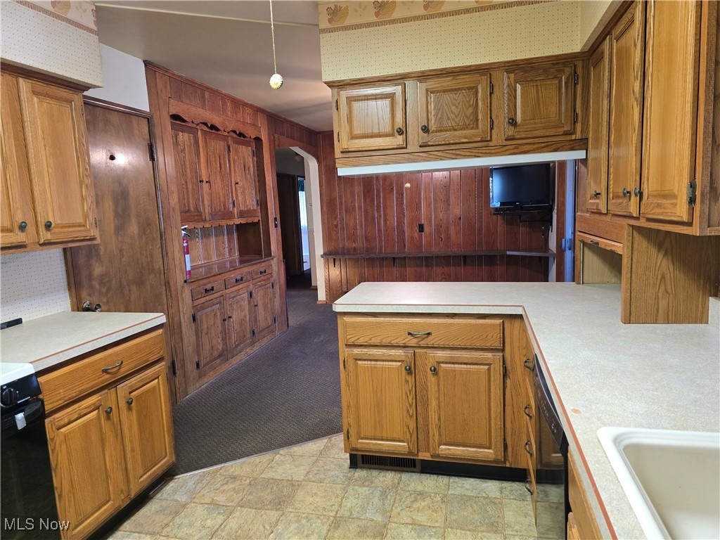 6516 W Ridgewood Drive, Parma, Ohio image 11