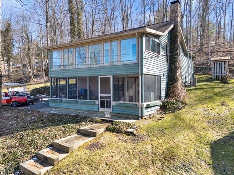 Homes For Sale - 3144 Rockwood Drive<br/> Carrollton, OH 44615