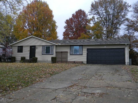 Photo for 4039 Ravenwood Drive SE