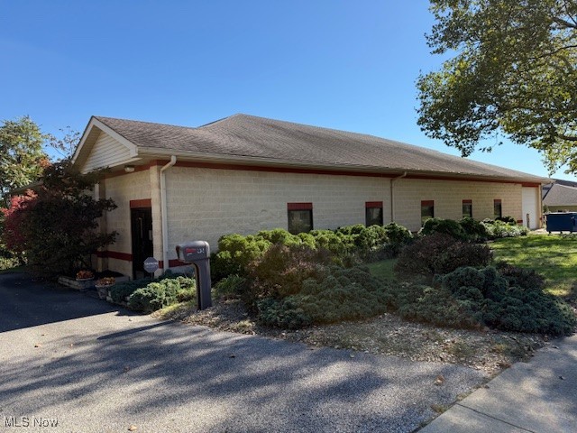 Discover a versatile industrial opportunity in the heart of Barberton's business district. This well-maintained 6,000 square foot facility offers a balanced layout ideal for a wide range of light manufacturing, distribution, or service operations. The property features approximately 4,500 square feet of open industrial space, providing ample room for production, storage, or equipment use. The 1,500 square feet of finished office area includes private offices, a reception area, and employee facilities, perfect for
administrative or customer service functions. Conveniently located near major transportation routes, 95 16th Street provides easy access to I-76, I-77, and the Akron metropolitan area. The building's layout supports efficient workflow and offers flexibility for future expansion or customization.