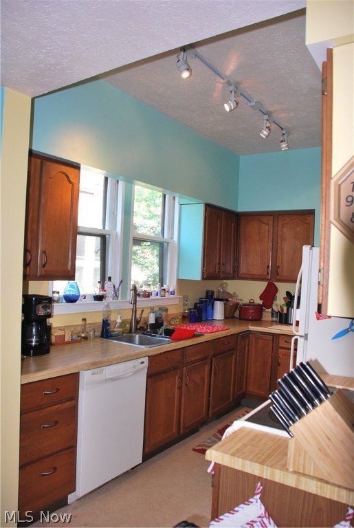 Miller & Howes - Residential Lease