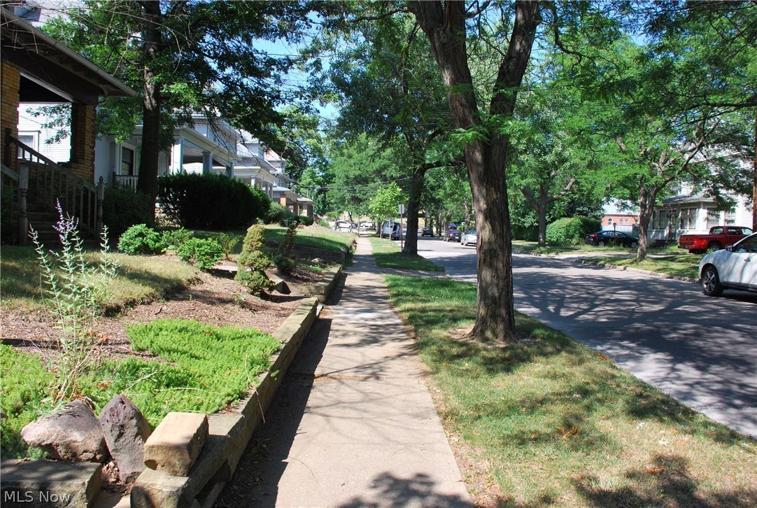 Miller & Howes - Residential Lease