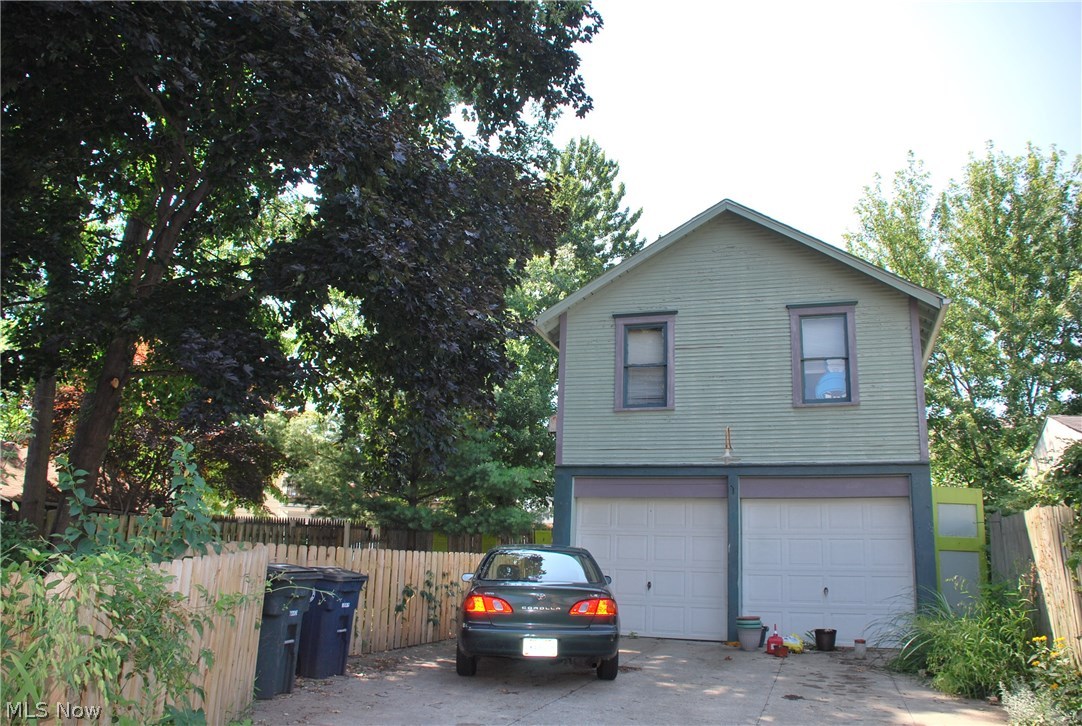 Miller & Howes - Residential Lease