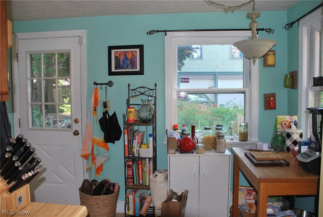 Miller & Howes - Residential Lease