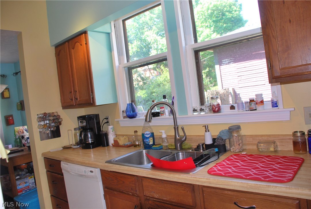 Miller & Howes - Residential Lease