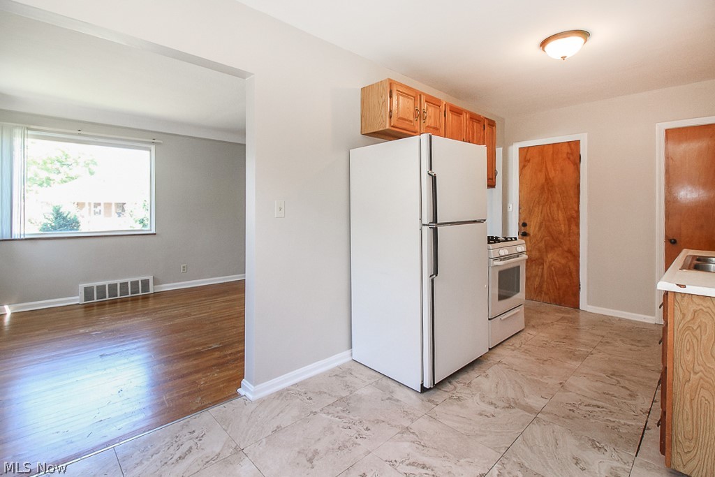 Day-Camp Realty Cos Southland - Residential Lease