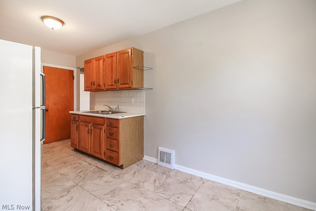 Day-Camp Realty Cos Southland - Residential Lease