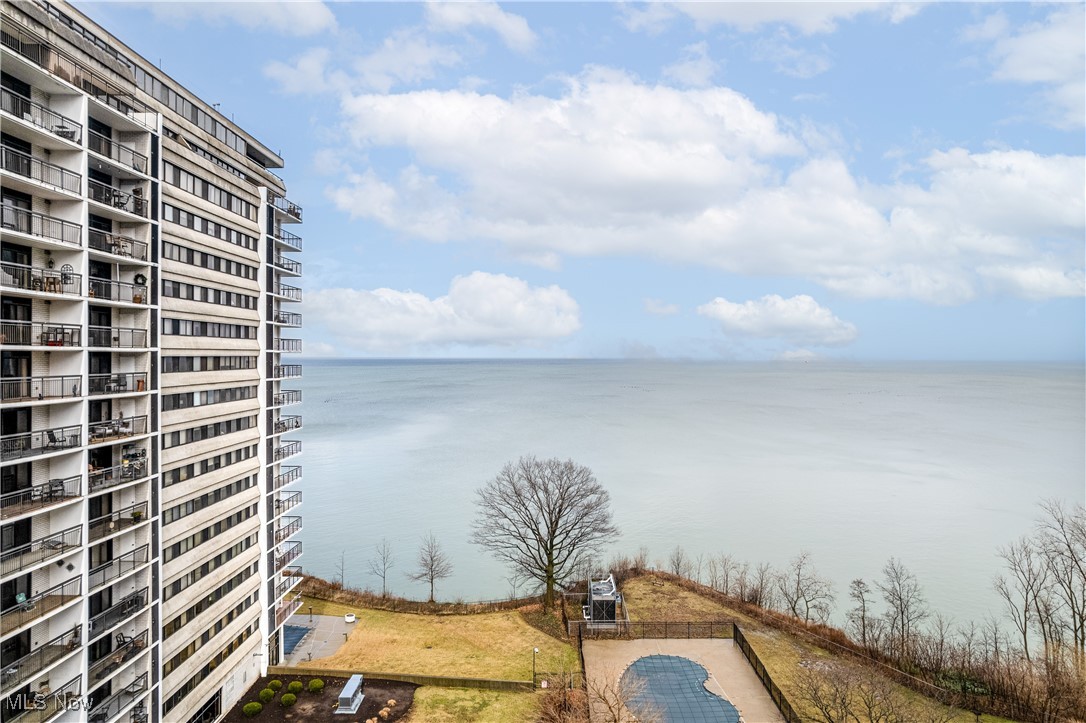 12550 Lake Avenue #1305, Lakewood, Ohio image 3