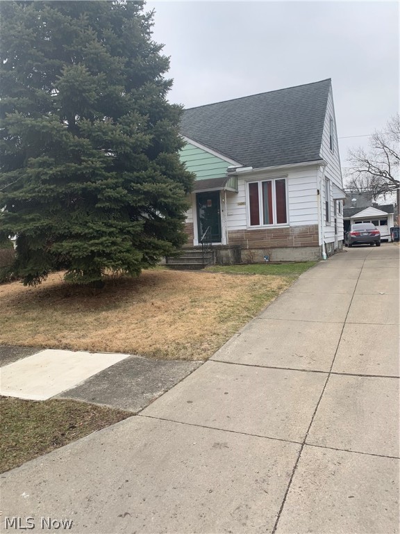 This 3 bedroom 1 bath Cape Cod offers a great turn-key investment opportunity. Tenant occupied.